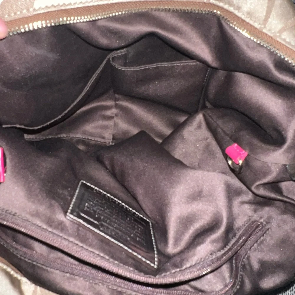 Coach Poppy Signature C Spotlight Tote - Picture 8 of 8